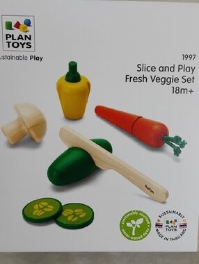 Slice and Play Fresh Veggie Set Wooden Toy Plan Toys